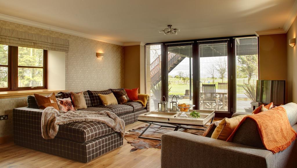 Hawkswood House And The Roundel Villa Peat Inn Room photo